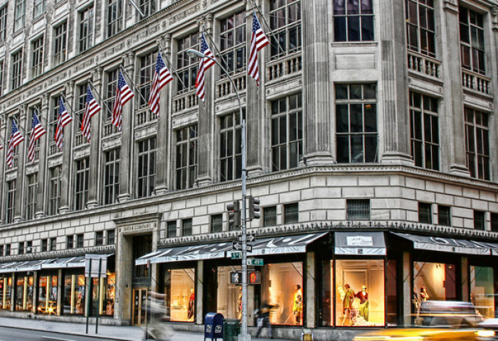 美国两大奢侈品百货 Saks 和 Neiman Marcus 有可能合并？