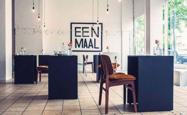一个人的正餐: 世界上首家单人桌餐厅 Eenmaal