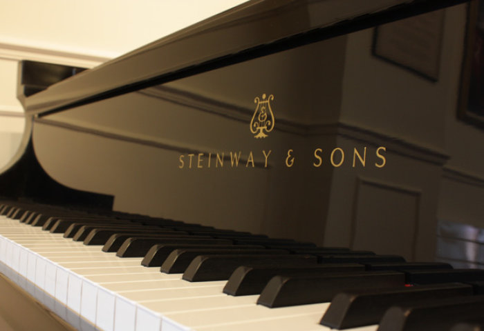 两大基金争抢老牌钢琴斯坦威-paulson 对冲基金胜出