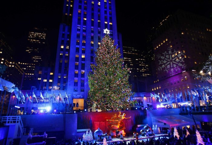 45万人民币复制一棵洛克菲勒中心圣诞树