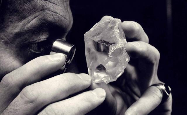 中国动摇印度的全球钻石抛光老大地位