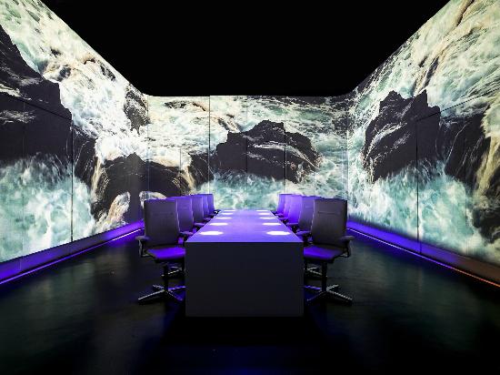 ultraviolet-by-paul-pairet