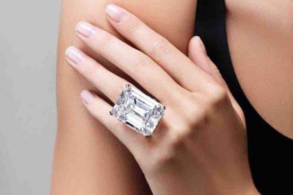 拍卖史上最贵最大的 10颗钻石