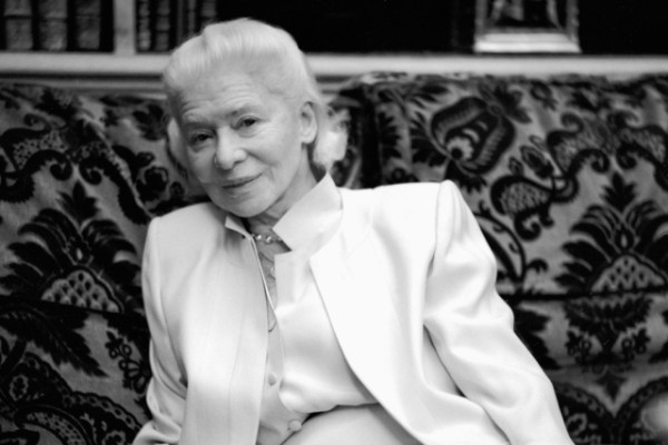 法国女装品牌 Carven 创始人 Marie-Louise Carven 去世，享年 105岁