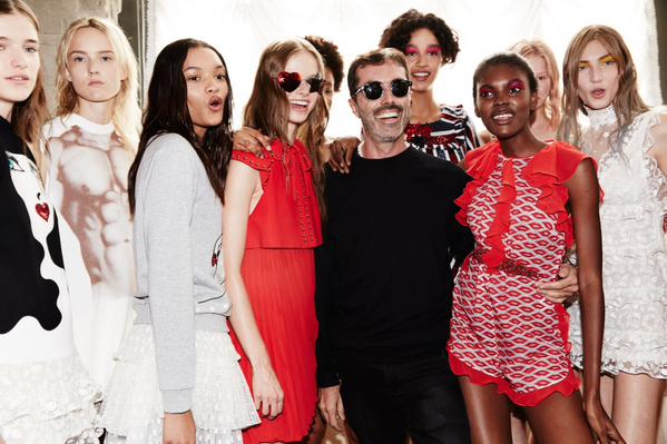 Giambattista Valli ：明星名媛粉丝成就的新一代“高定之王”