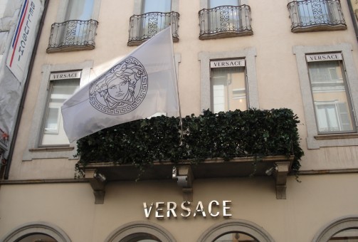 Versace 筹备 IPO，或于明年在美国或亚洲上市