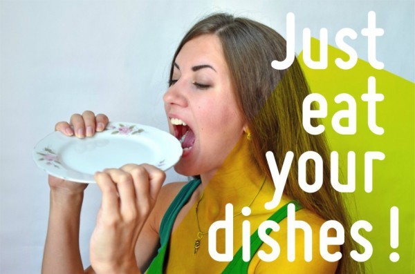 告别洗碗！用土豆淀粉做的纸折出可食用盘子