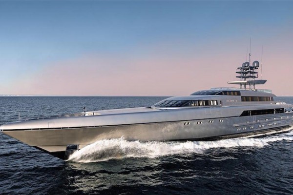 摩纳哥游艇展“最佳新游艇 ”Silver Fast 挂牌出售，标价 8900万美元