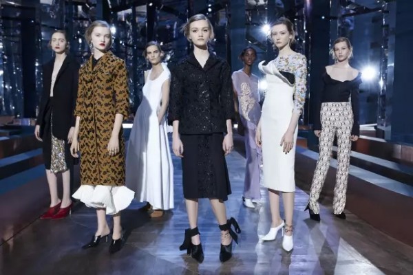 法国时尚界一边倒反对“即秀即买”，Giorgio Armani 持保留态度