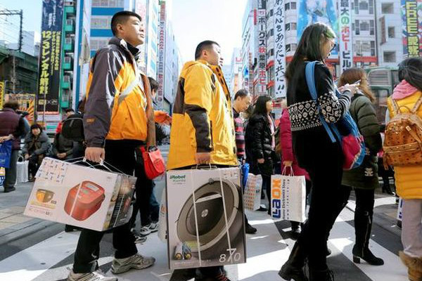 2015年中国游客平均每人在日本花费人民币 1.7万元