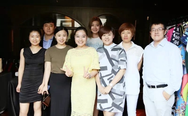 越来越热的“时尚租赁”究竟怎么玩？《华丽志》独家专访“衣二三”创始人刘梦媛