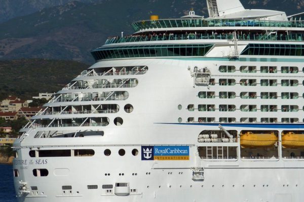西班牙私募基金 Springwater 控股皇家加勒比海邮轮公司旗下两家品牌