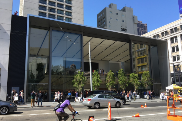 从旧金山的苹果新旗舰店看苹果的未来走向：科技与时尚的综合体