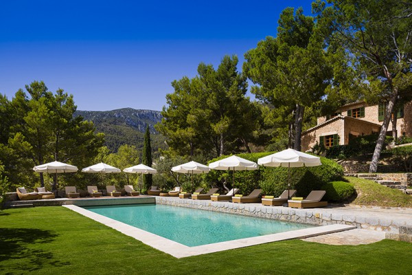 维珍老大 Richard Branson 在西班牙马洛卡岛私人庄园打造奢华度假别墅