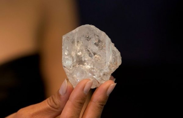 库利南矿区挖出138.57克拉白钻，本月将在约翰内斯堡拍卖
