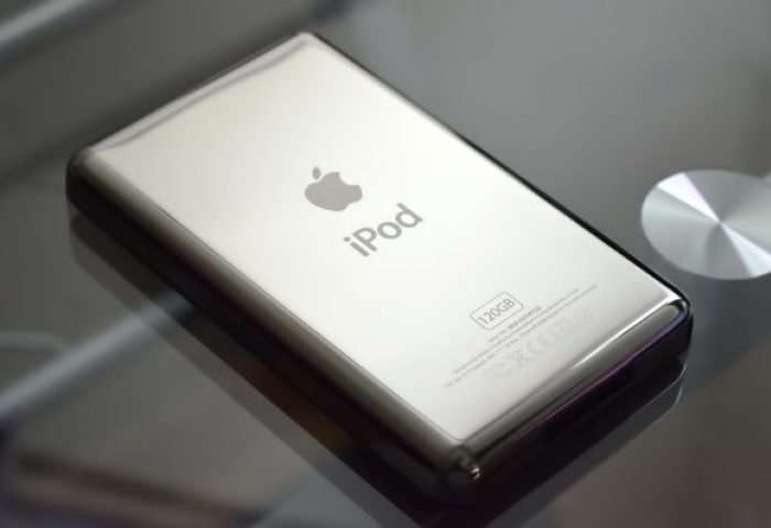 日本这家只有5个人的小作坊，在四年间为苹果抛光了250万个iPod 镜面背板