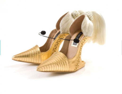 以色列鬼马设计师 Kobi Levi 用这些造型奇特的鞋履俘获了Lady Gaga 等一众女星