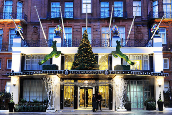 苹果设计大神 Jony Ive 将为伦敦豪华酒店 Claridge’s 设计 2016年圣诞树