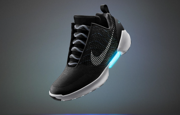 智能、3D、自系带：Nike, Adidas, Under Armour相继发售高科技新款运动鞋