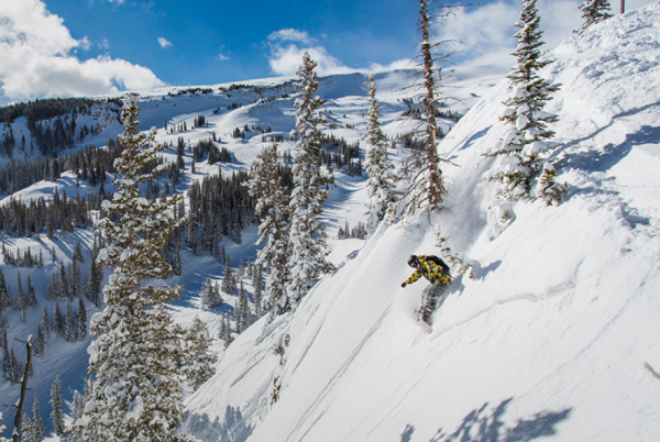 私募基金 KSL等三家公司联合收购美国科罗拉多州 Snowmass 滑雪度假村