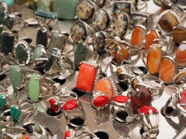 东南亚珠宝制造基地：泰国宝石和珠宝 2016年出口额预计下滑 3%