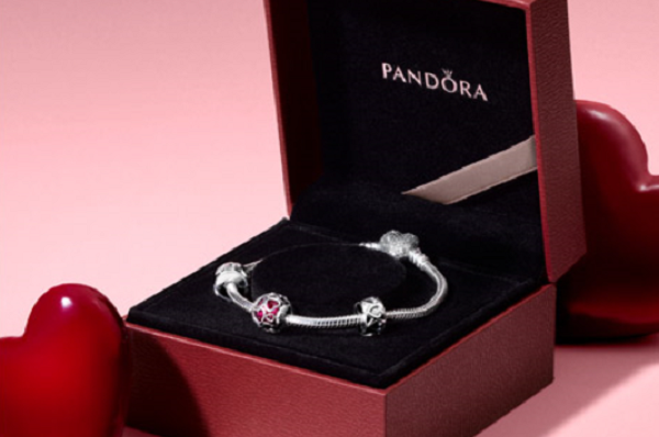 丹麦珠宝品牌 Pandora 2016年销售突破200亿丹麦克朗大关，今年增速预计放缓