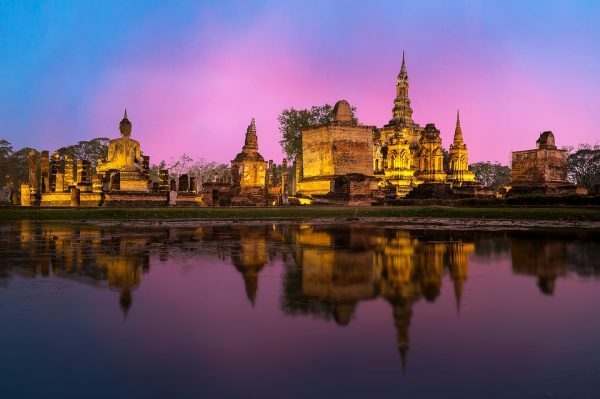 2016年泰国旅游收入超过预期，今年增速有望超过 10%