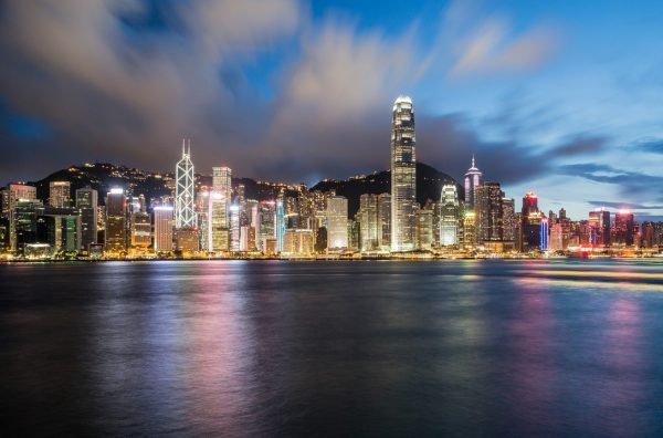 零售业长期低迷，香港四大主要商业区商铺租金同比下跌22%