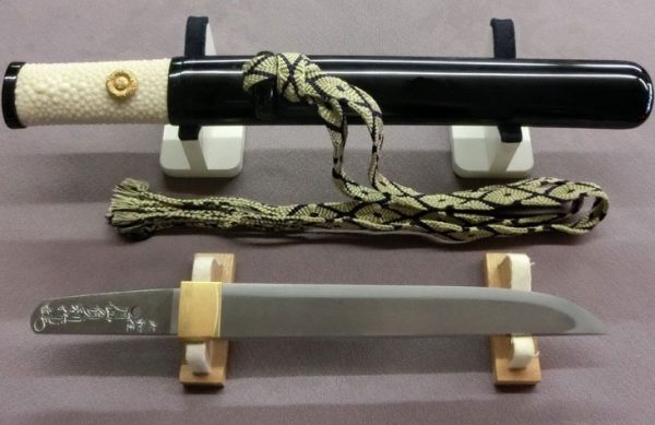 有800年历史的日本刀剑锻造家族举办作品展