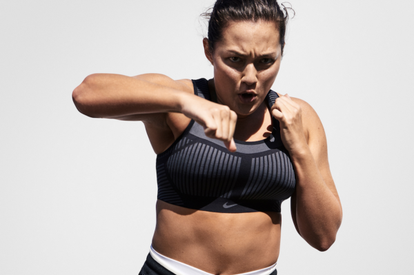 把运动鞋的编织技术运用到运动文胸！Nike 推出首款 Flyknit 文胸