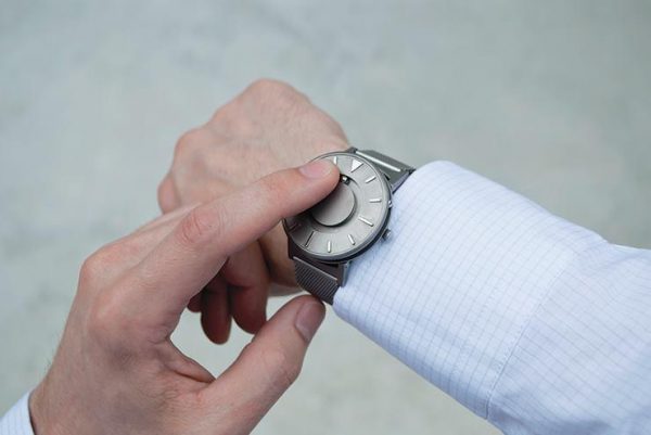 【InnoBrand 2017选手专访】重新定义时间的表达方式！Eone 触感手表让时间触手可及