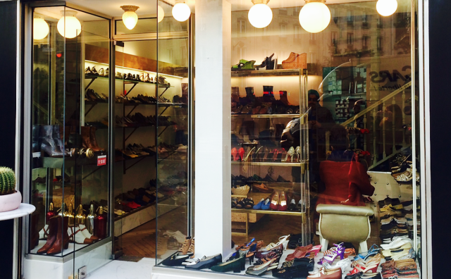 只卖全新古董二手鞋，巴黎这家小小的精品店成了众多奢侈鞋履设计师的灵感来源