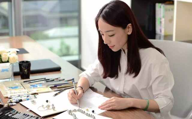 《华丽志》独家专访HEFANG Jewelry创始人孙何方：打造一个成功的轻奢珠宝品牌，既要用心也要耐心！