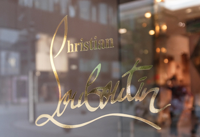 Christian Louboutin 英国公司披露财务数据，仅英国一地的年销售额即高达4.5亿元人民币