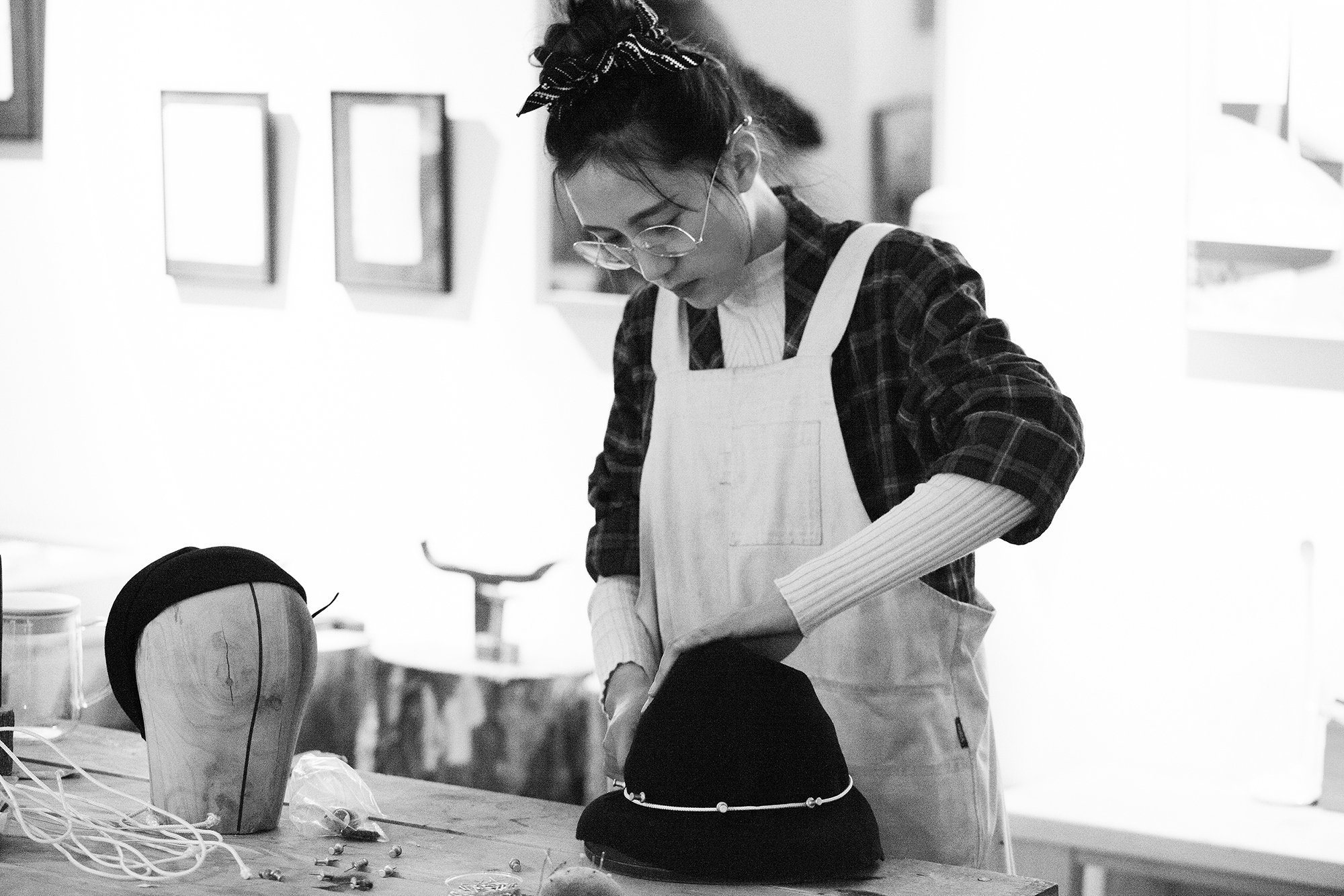 走一条完全自己蹚出来的路：《华丽志》独家专访帽饰品牌SHINE LI创始人李姗&苏文