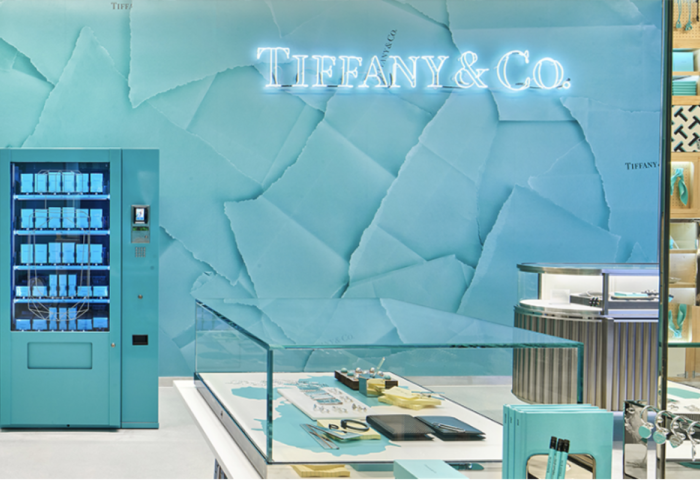 Tiffany 在伦敦新零售概念店 Style Studio 内推出首个香水自动贩售机