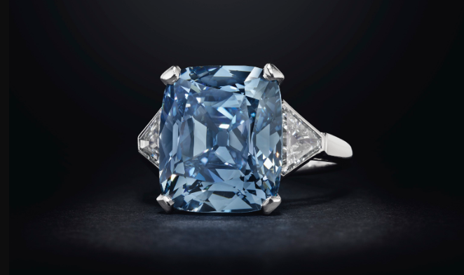 宝格丽蓝色钻戒拍出1831万美元天价，创下该品牌钻石珠宝价格新高