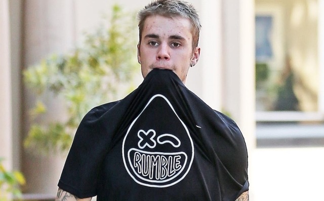 Justin Bieber 正式推出个人时尚品牌 Drew House，主打轮滑文化