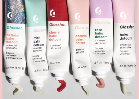 一图看懂互联网美妆领域的现象级成功案例：Glossier