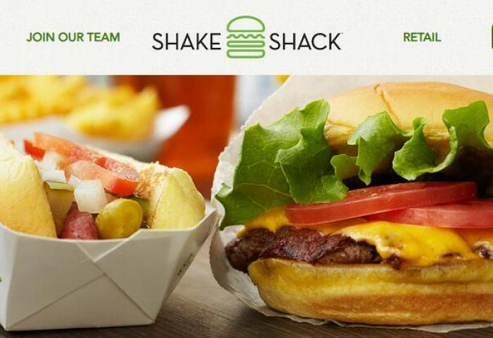 美国当红汉堡连锁餐厅 Shake Shack 市盈率高达 120倍！最新季报销售同比增长34%