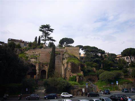Gucci 出资160万欧元修复罗马古迹 Tarpeian Rock 悬崖