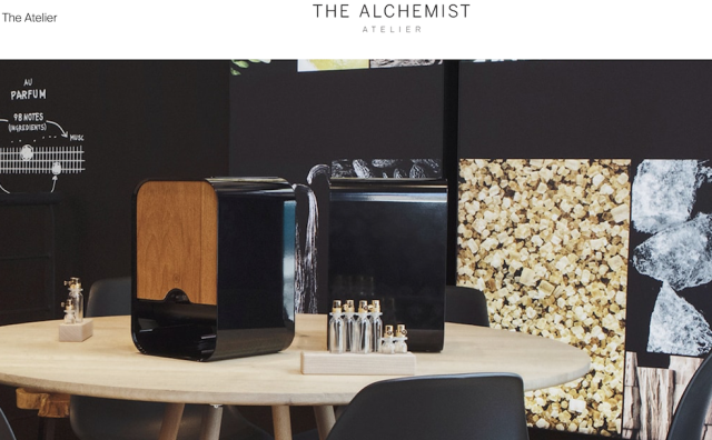 西班牙美妆巨头 Puig 联手西门子家电推出高科技香水定制工坊 The Alchemist Atelier