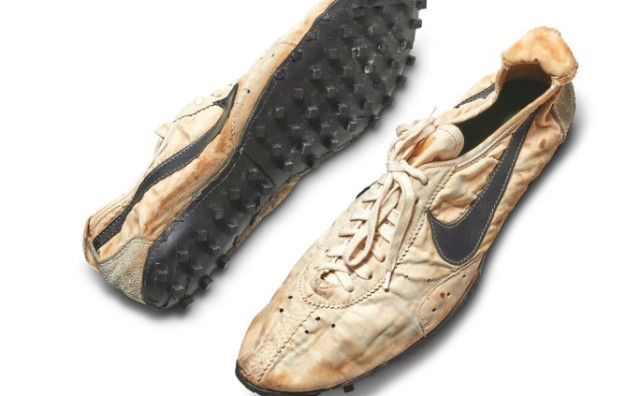 谁花了300万买一双47年历史的Nike鞋？苏富比拍卖会诞生史上最贵运动鞋