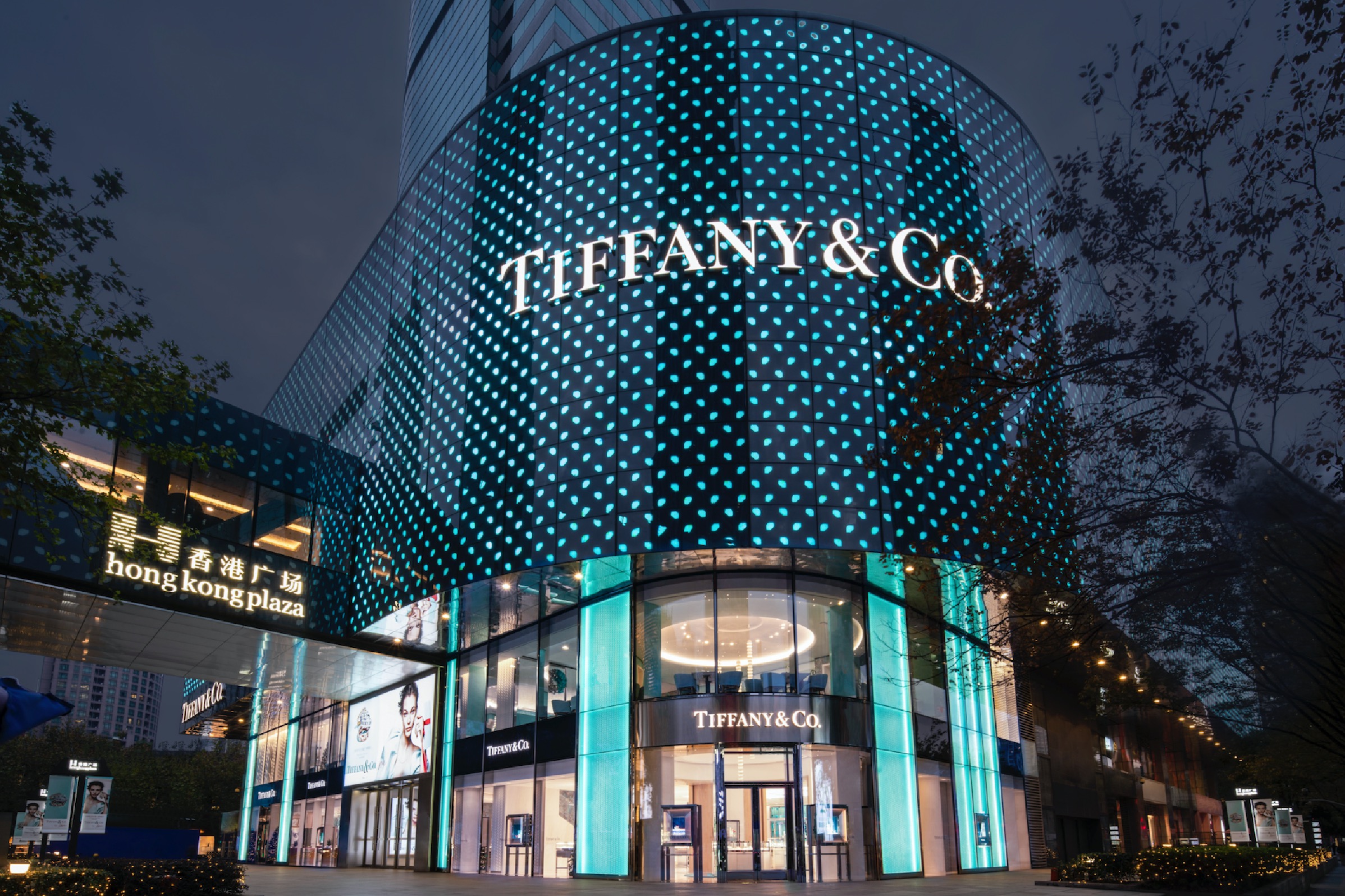【华丽通告】Tiffany 中国最大旗舰店暨全球第三家“蓝盒子”咖啡馆亮相上海香港广场