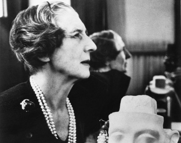 Cartier 的“猎豹女士”，珠宝界第一位女性创意总监｜《华丽志》女性珠宝设计大师系列之： Jeanne Toussaint