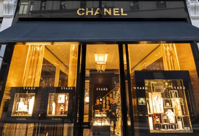 Chanel 伦敦旗舰店所在房产挂牌出售，业主期望价”不低于2.4亿英镑”