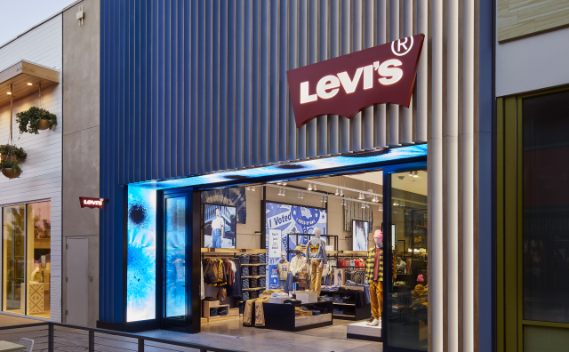 Levi’s 推出北美首家 NextGen 概念门店，通过“裁缝铺”提供个性化定制