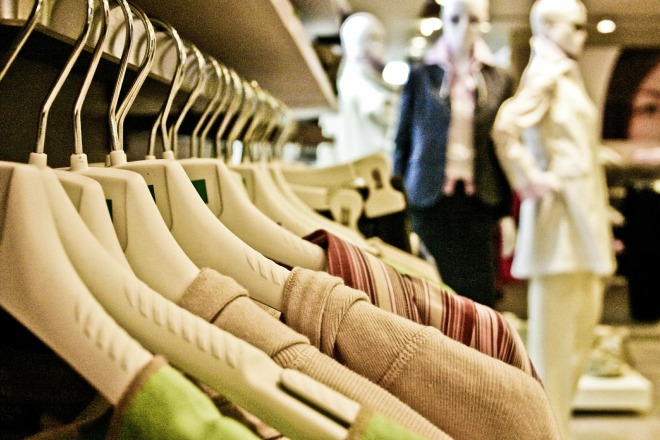 法国将立法要求服装和纺织品添加“碳排放分数”标签