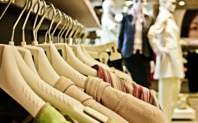 法国将立法要求服装和纺织品添加“碳排放分数”标签