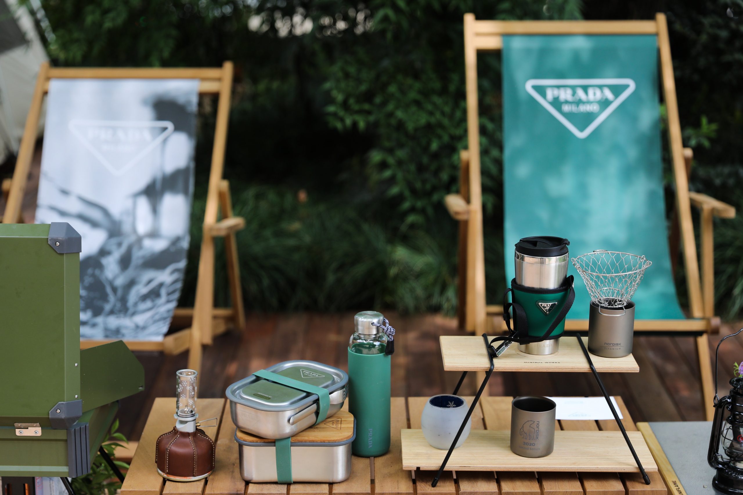 特写｜荣宅花园变身“露营地”，Prada 如何探索创意零售新模式？